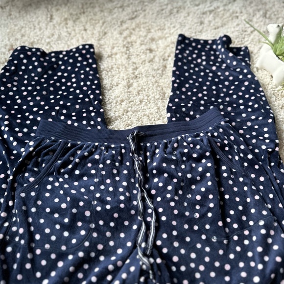 Nautica really warm and cute polka dot super soft pajama pants & top set. - Picture 4 of 6